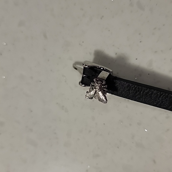 Authentic Gucci bee double wrap studded watch - Picture 11 of 16